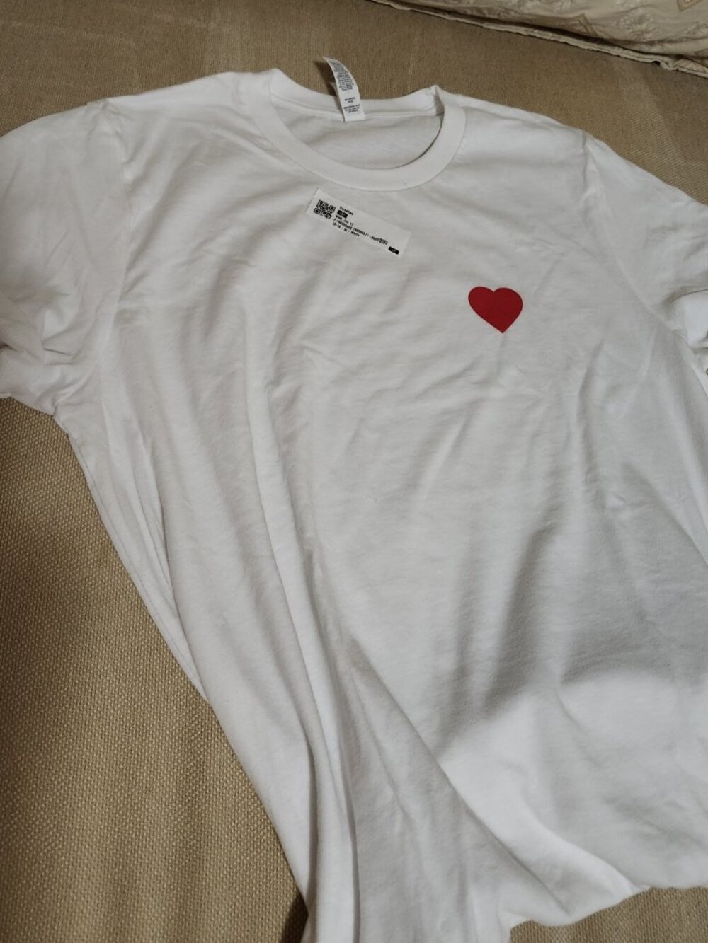 Heart embroidered t shirt - Picture 4 of 5